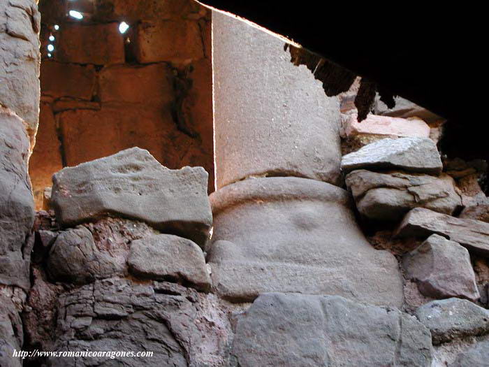 DETALLE DE LA BASA DE LA VENTANA GEMINADA OESTE